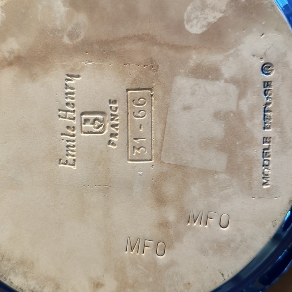 Emile Henry Blue 9” Pie Dish - Picture 6 of 6